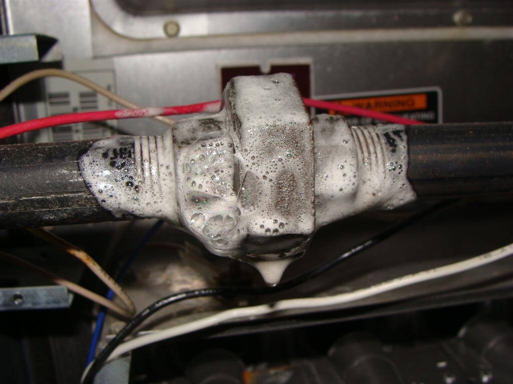 Fluorescent Leak Detection Dyes for HVAC Spectroline